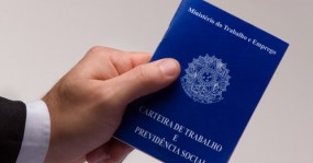 Desemprego recua, mas postos de trabalho permanecem precários; veja exemplos
